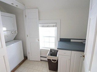 Building Photo - 75 Greenwood Ln