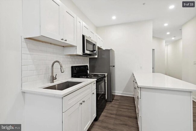 Building Photo - 320 N 62nd St