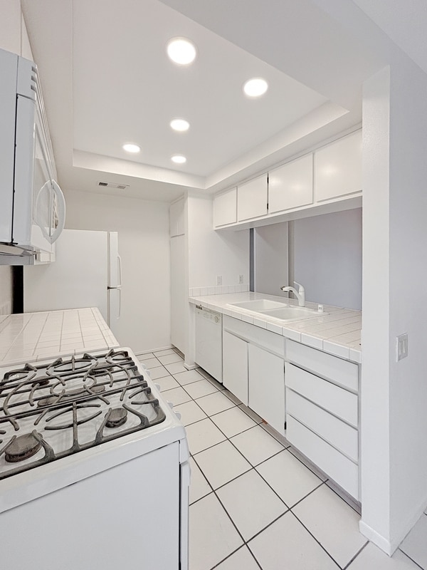 Foto del edificio - 63 Lakeview Cir