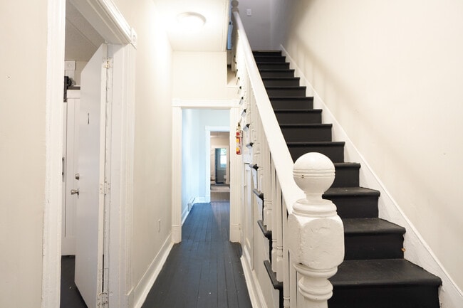 Photo - 1911 High St Apartment