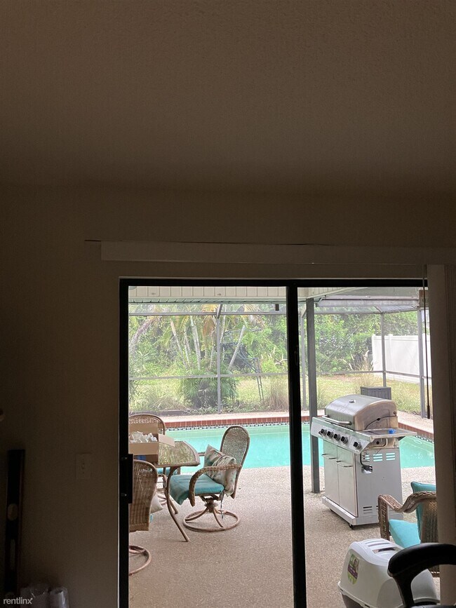 Foto del edificio - 3 br, 2 bath House - 5667 Burdette Terrace