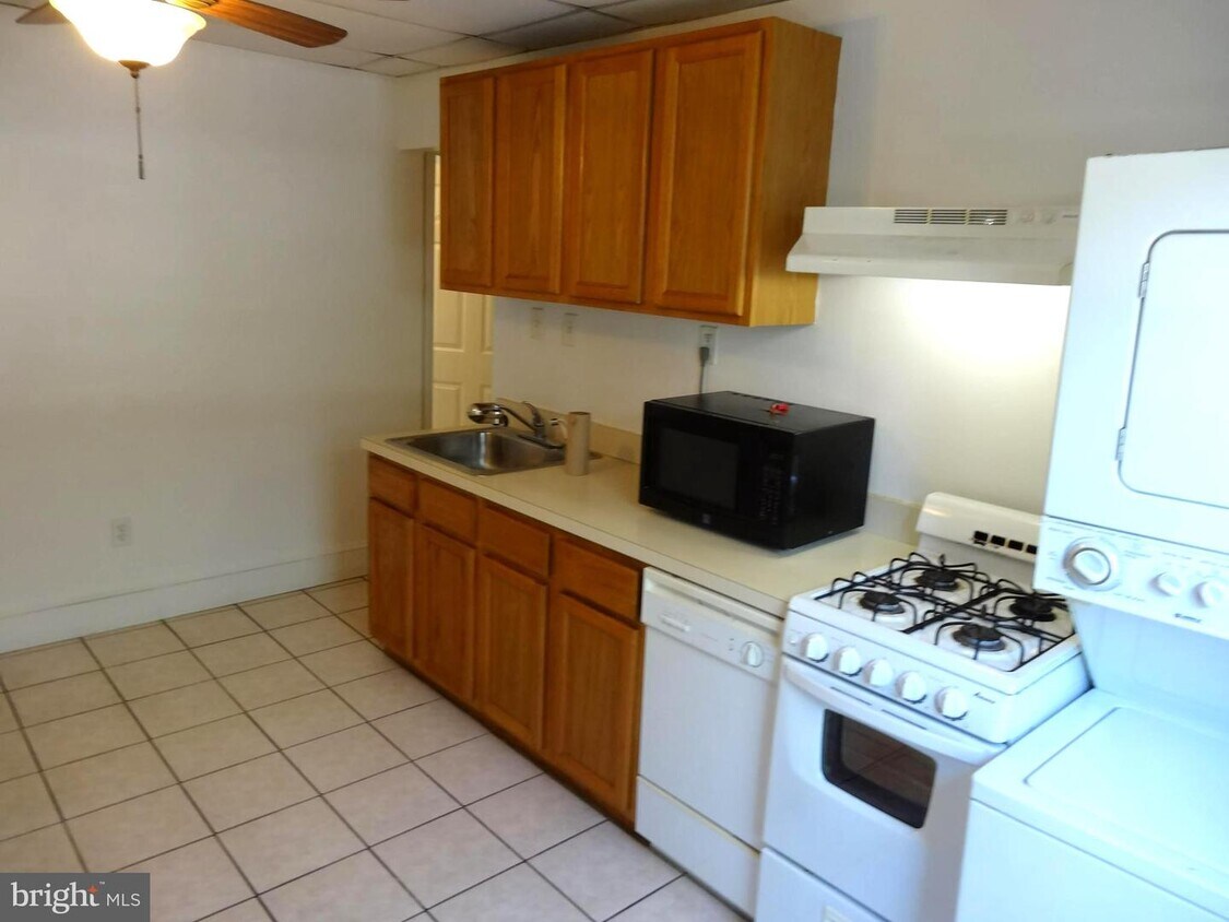 4406 Cresson St, Philadelphia, PA 19127 Room for Rent in Philadelphia