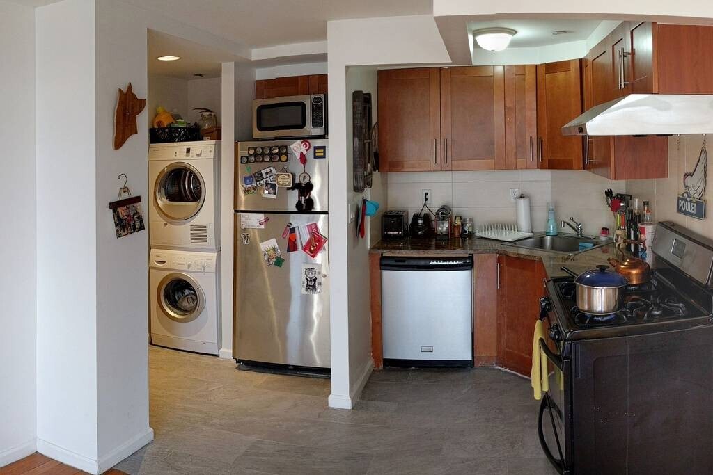 Foto del edificio - 426 W Broadway