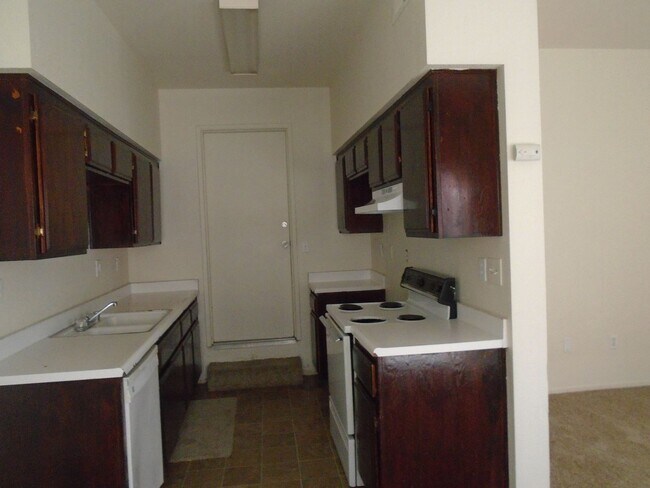 Building Photo - FORTIER ST 3221 UNIT A-D
