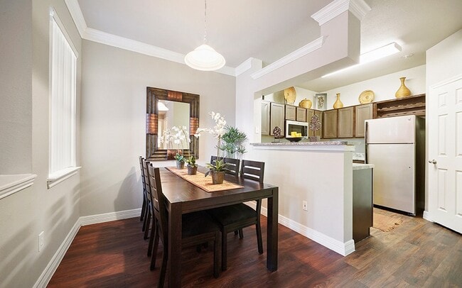 Interior Photo - River Pointe