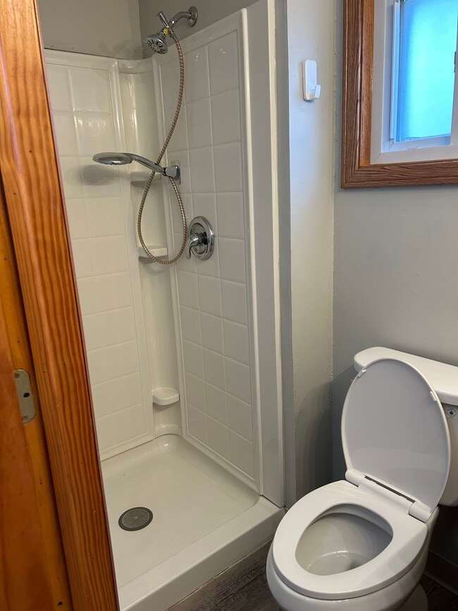 Bathroom Shower no tub - 2339 Berdel St SE