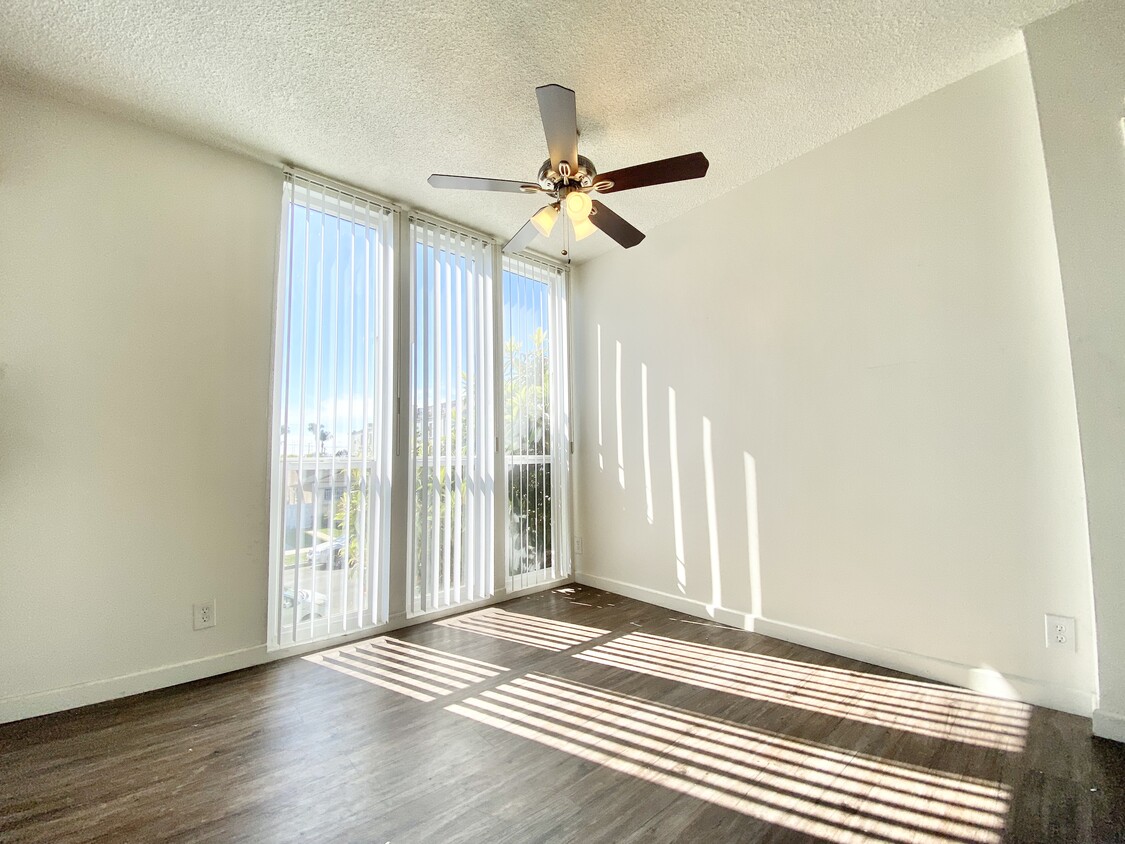 3432 Mentone Avenue Los Angeles, CA 90034 - 3432 Mentone Avenue  Los Angeles, CA 90034