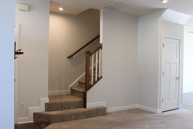 Building Photo - 4316 Summercrest Blvd