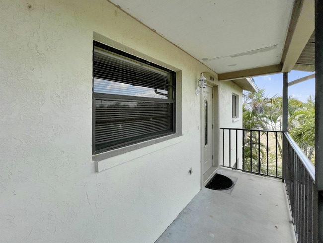 Foto del edificio - 4530 SW 10th Ave