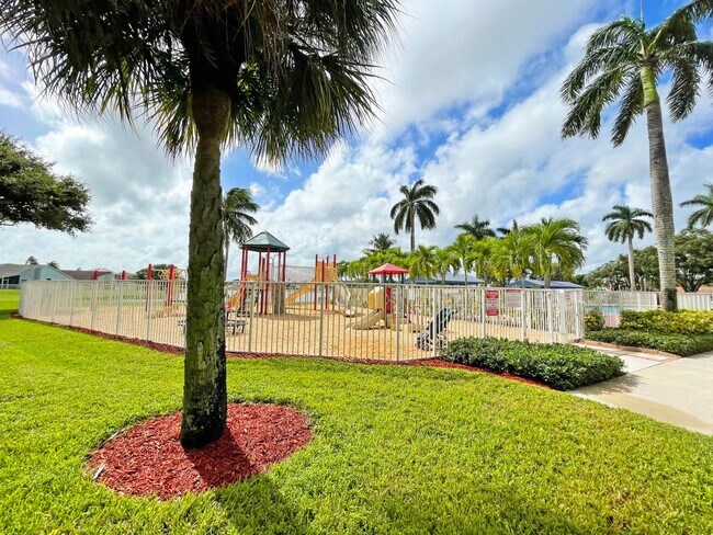 Building Photo - 9731 Tavernier Dr