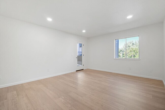 Foto del edificio - 2 bedroom, 2 bath Condo for rent in Reno, water, sewer and trash included.