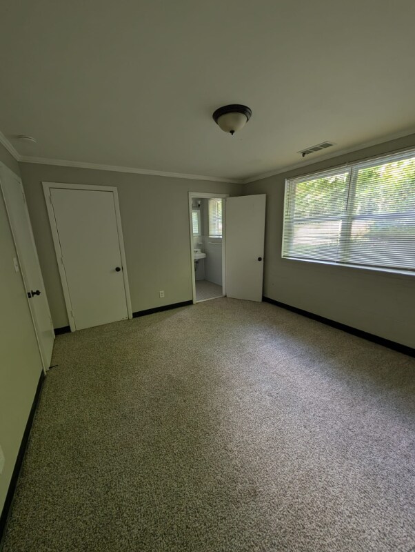 Foto del edificio - 2209 Morehead Ave
