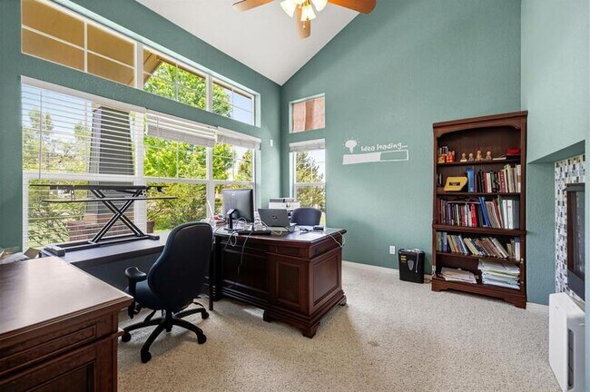 Foto del edificio - 14141 Fairwind Ln