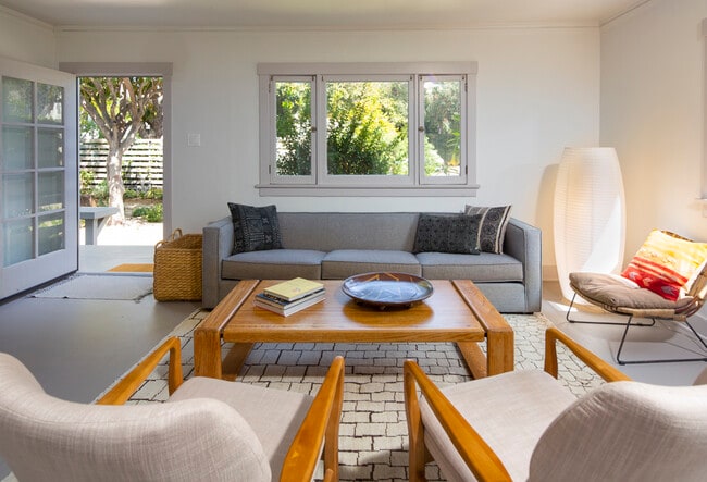 Building Photo - 4550 Melbourne Ave