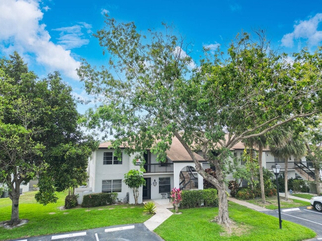 Building Photo - 5890 Sugar Palm Ct