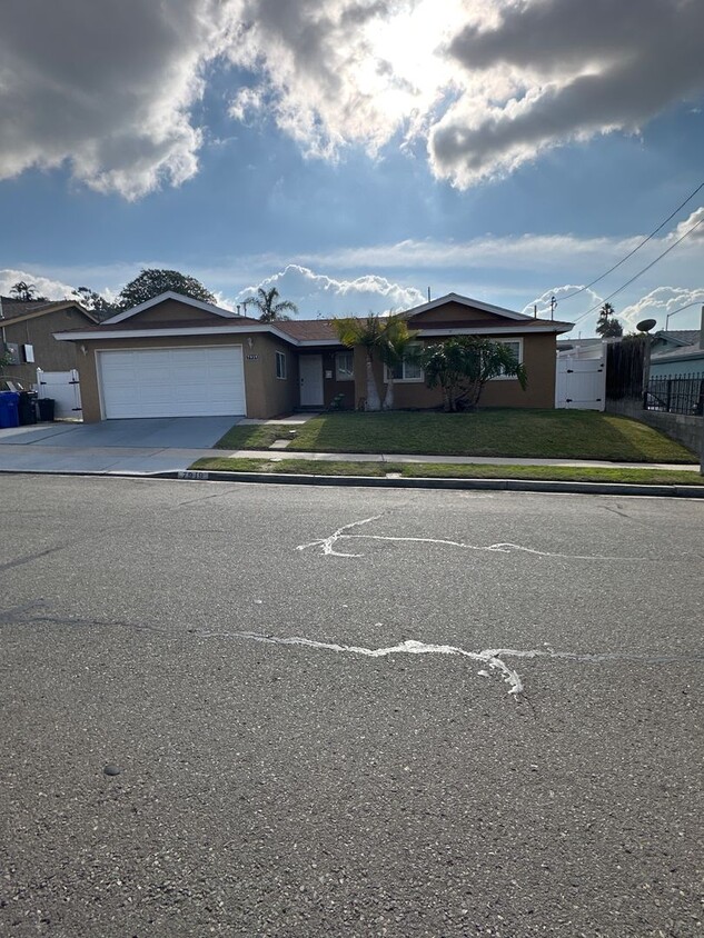 Foto principal - 7919 San Felipe St