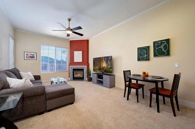 Foto del edificio - 12368 Carmel Country Rd