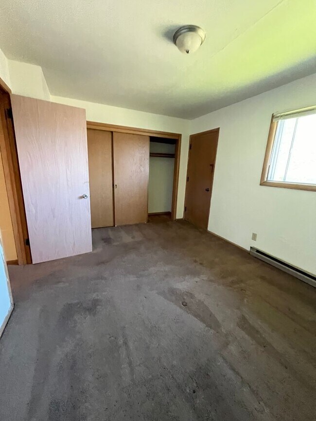 Building Photo - Cozy 1 Bedroom Apartment