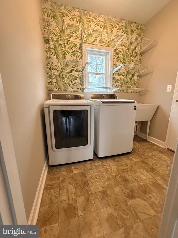 Foto del edificio - 4116 Derbyshire Ln