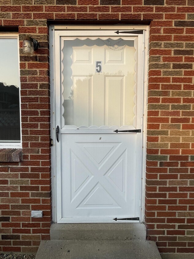 464 E 7th Ave, Tarentum, PA 15084 Townhome Rentals in Tarentum PA