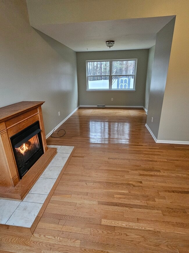 Building Photo - 16 Woodthrush Ct
