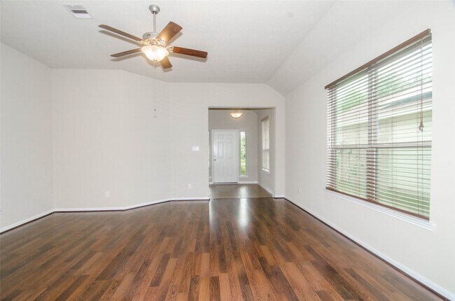 Foto del edificio - 20702 Rainmead Dr