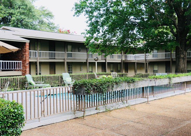 Building Photo - River Bend Apartments