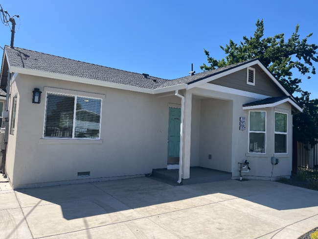 Building Photo - 2729 Rio Linda Blvd