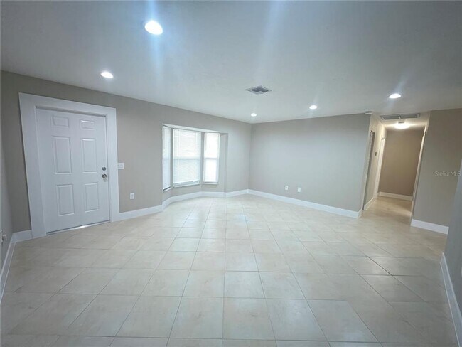 Foto del edificio - 20250 Midway Blvd