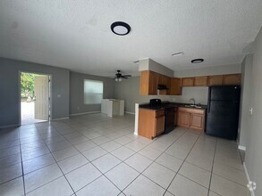 Building Photo - 4903 Serafica Dr