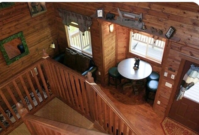 Building Photo - 135 Hideaway Dr