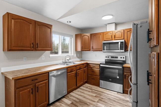 Building Photo - 1140 Marsh Laurel Dr