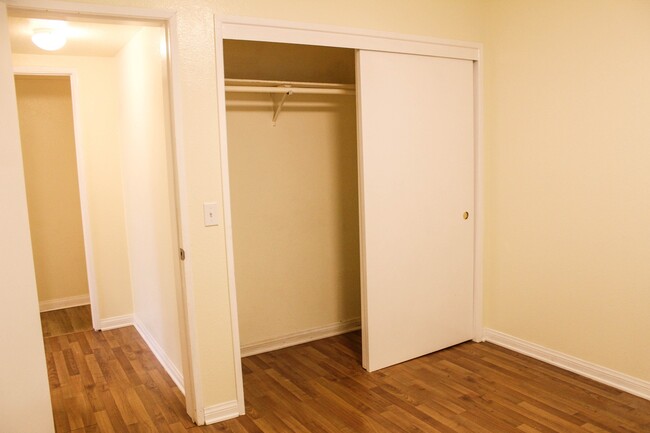 Building Photo - Oxnard | Silver Strand | 1 Bedroom + 1 Bat...
