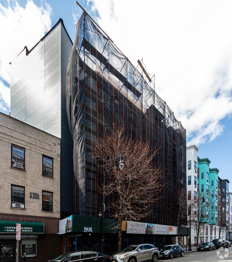 Building Photo - The Hemlock