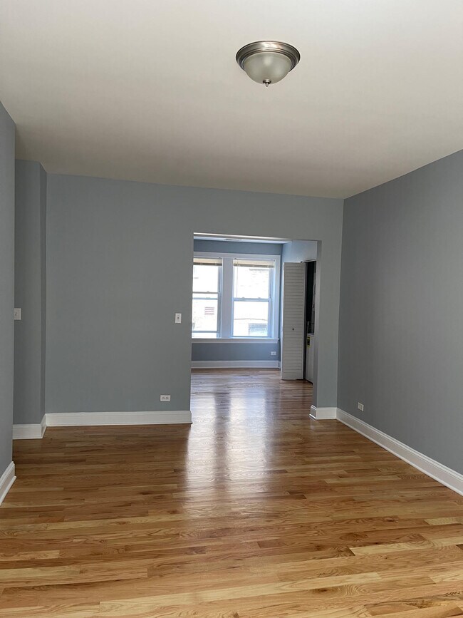 Foto del edificio - 1644 W Pratt Blvd