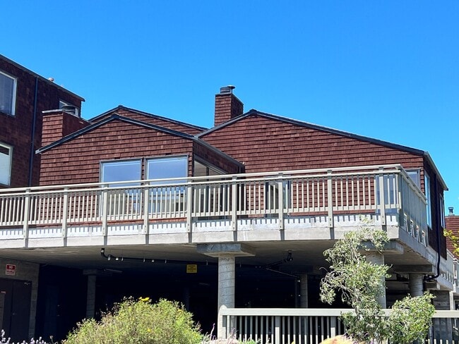 Photo - ONE LEVEL ONE BEDROOM TOP-UNIT CONDO IN HEADLANDS WITH STUNNING BAY VIEWS