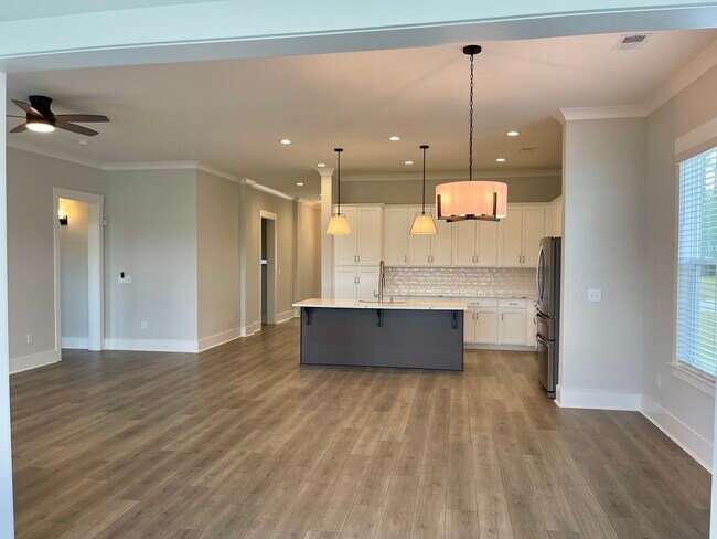 Foto del edificio - 2034 Comradery Wy