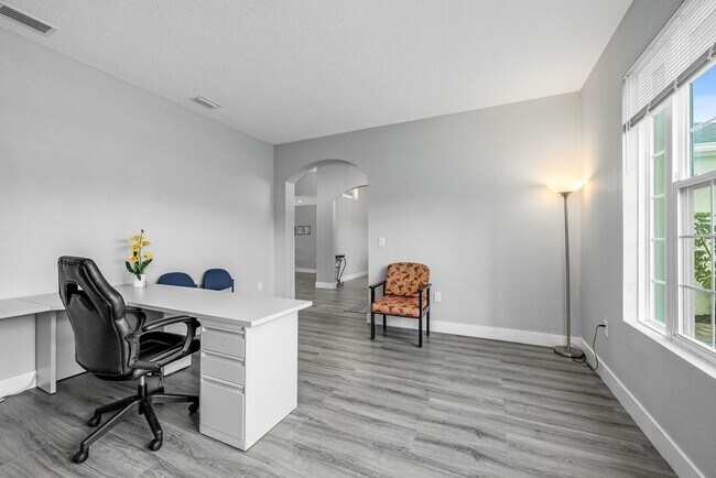 Foto del edificio - 382 Eldron Blvd NE
