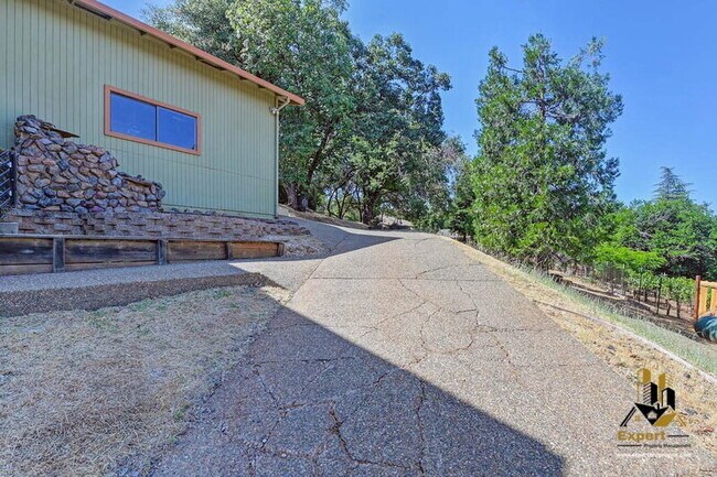 Building Photo - 1938 Chimney Flat Ct