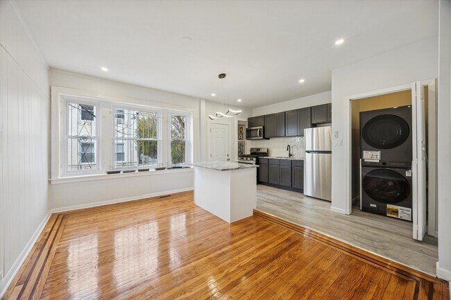 Building Photo - 114 S 54th St