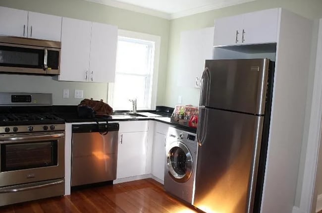 Building Photo - 81 Florence St