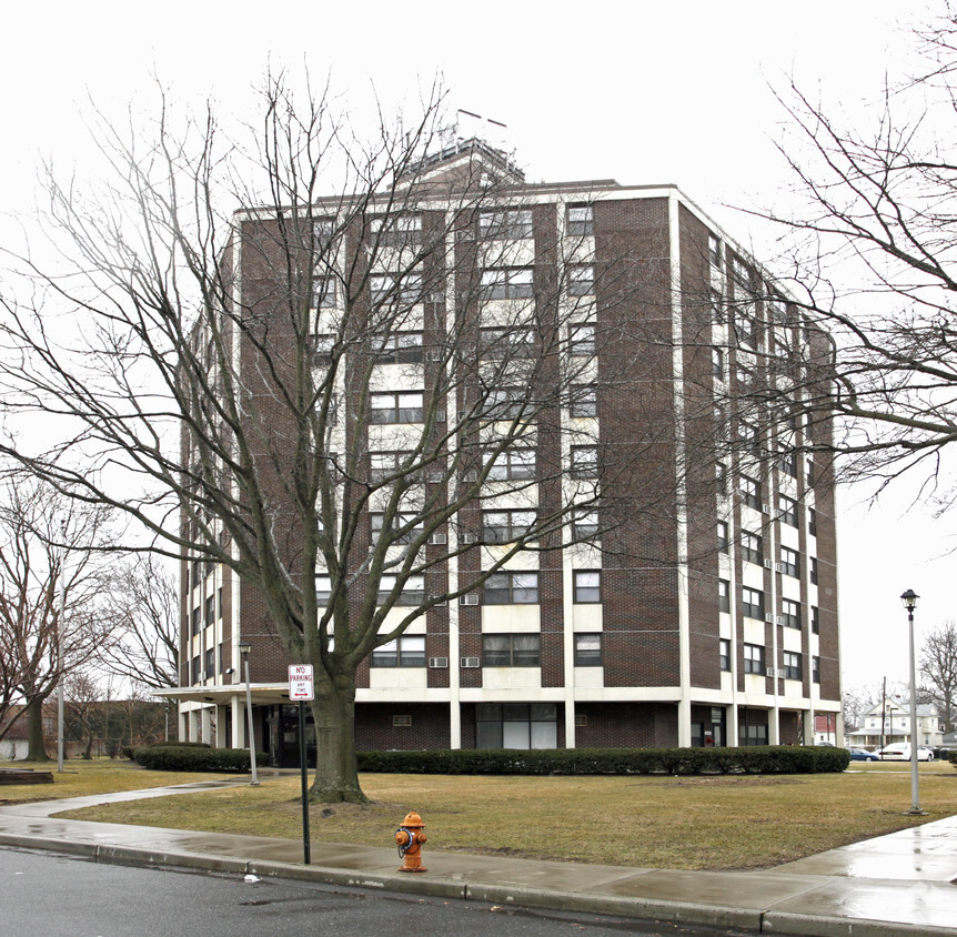 Building Photo - Kennedy Tower