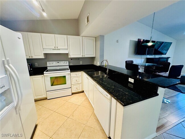 Building Photo - 8224 Key Royal Cir