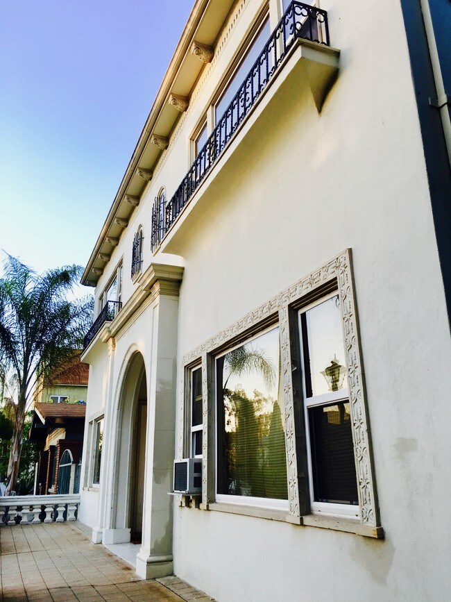 Foto del edificio - 2412 5th Ave