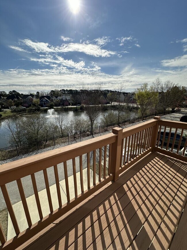 Foto del edificio - 4 Bedroom 3.5 Bathroom Townhome