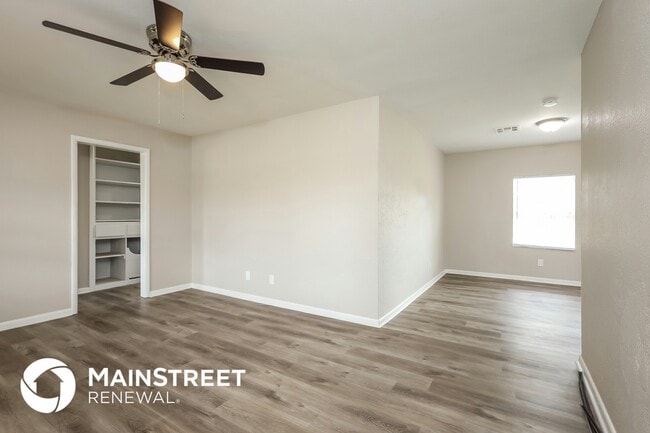 Foto del edificio - 624 E Towry Dr