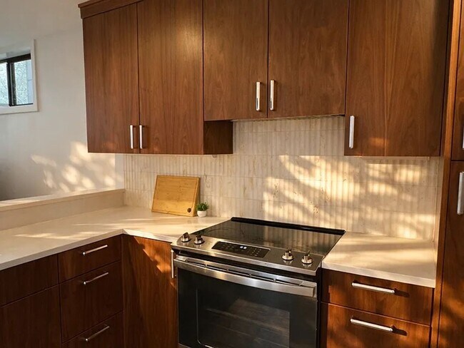 Foto del edificio - New Construction! Fully Furnished