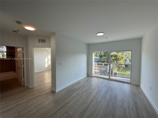 Building Photo - 529 NE 62nd St