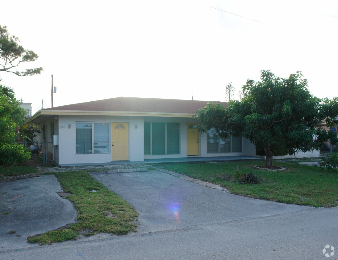 Foto del edificio - 1106 NE 11th Ave