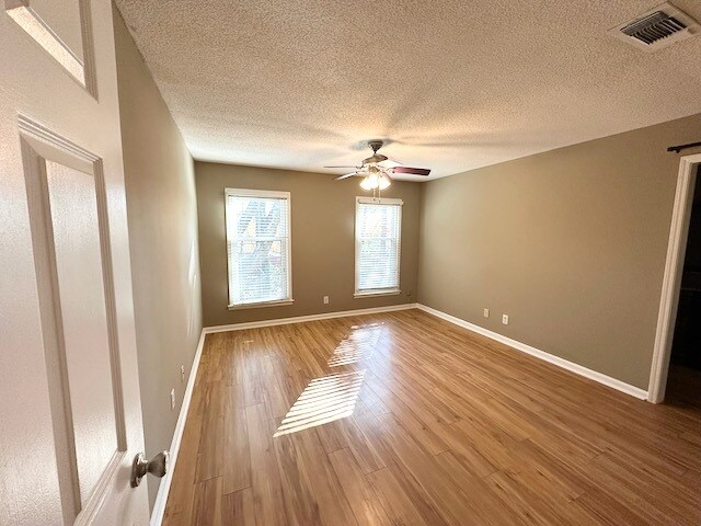 Foto del edificio - 508 Garden Ct